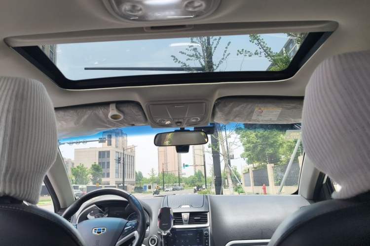 Used Geely Auto Emgrand 2016 Sedan 1.3T CVT Upward Edition Headliner