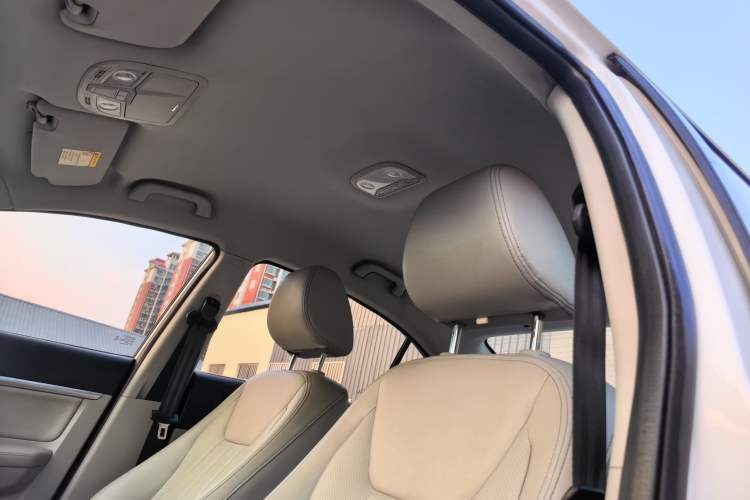 Used Geely Auto Emgrand 2016 Sedan 1.5L CVT Luxury Model Headliner