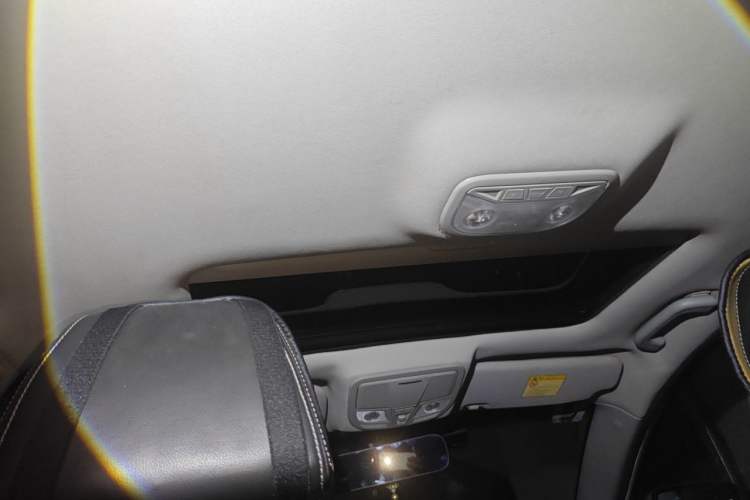 Used Geely Auto Emgrand 2016 Sedan 1.5L CVT Upward Version Headliner