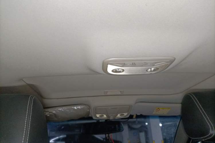 Used Geely Auto Emgrand 2016 Sedan 1.5L CVT Upward Version Headliner
