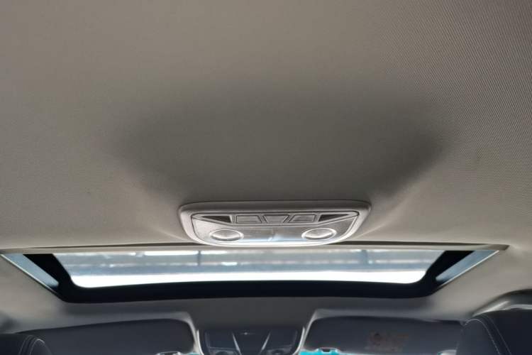 Used Geely Auto Emgrand 2016 Sedan 1.5L Manual Upward Edition Headliner