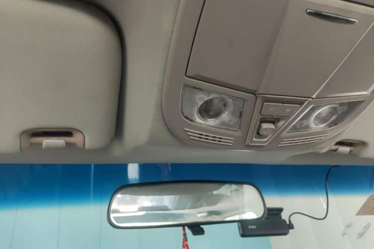 Used Geely Auto Emgrand 2016 Sedan 1.5L Manual Upward Edition Headliner