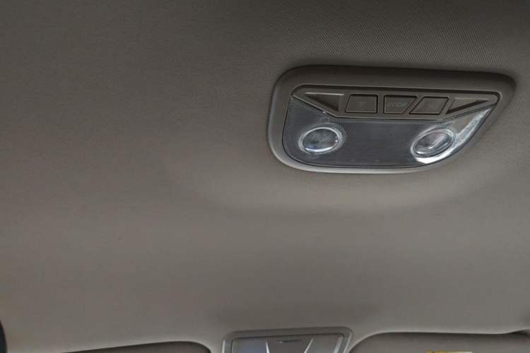 Used Geely Auto Emgrand 2016 Sedan 1.5L CVT Luxury Model Headliner