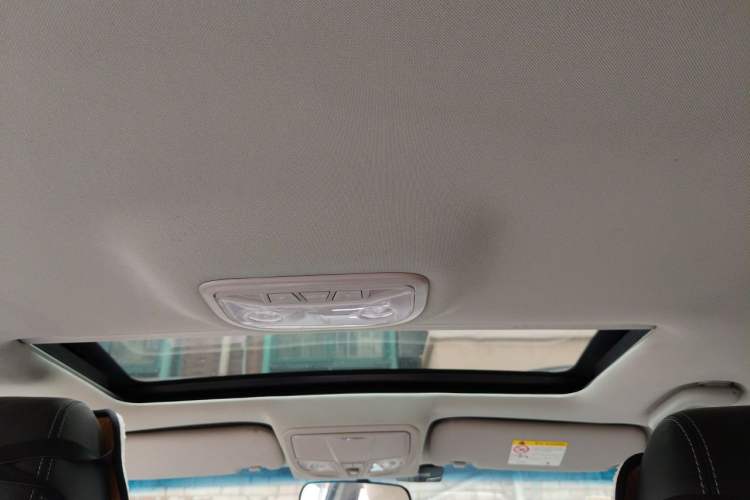 Used Geely Auto Emgrand 2016 Sedan 1.5L CVT Upward Version Headliner