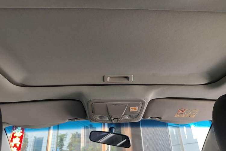 Used Geely Auto Emgrand 2016 Sedan 1.5L CVT Upward Version Headliner