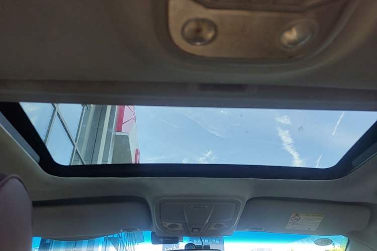 Used Geely Auto Emgrand 2016 Sedan 1.5L CVT Upward Version Headliner