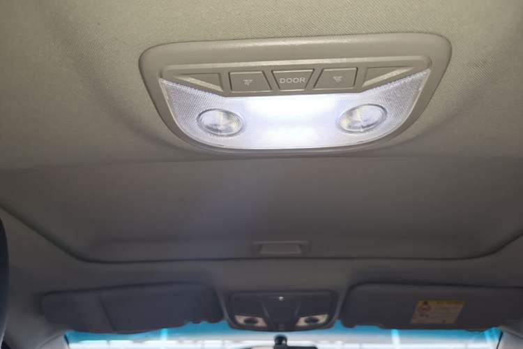 Used Geely Auto Emgrand 2016 Sedan 1.5L CVT Upward Version Headliner