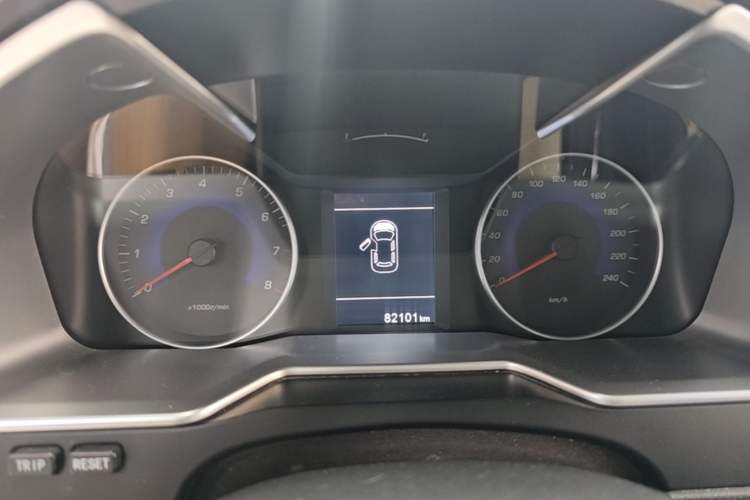 Used Geely Auto Emgrand 2016 Sedan 1.5L Manual Upward Edition Instrument Cluster