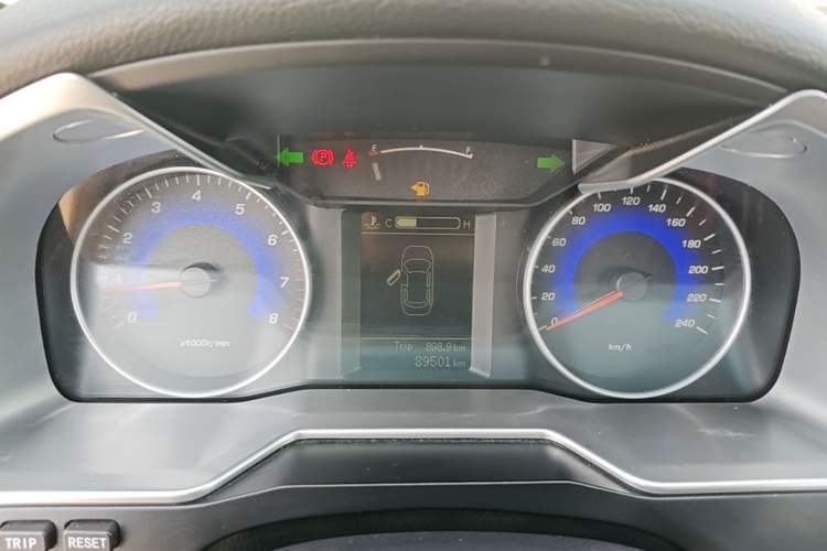 Used Geely Auto Emgrand 2016 Hatchback RS 1.5L Manual - Upward Edition Instrument Cluster