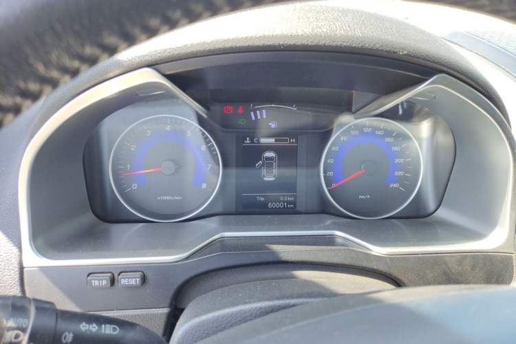 Used Geely Auto Emgrand 2016 Sedan 1.5L Manual Upward Edition Instrument Cluster