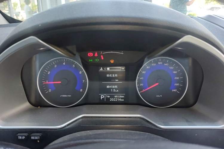 Used Geely Auto Emgrand 2016 Sedan 1.5L CVT Upward Version Instrument Cluster