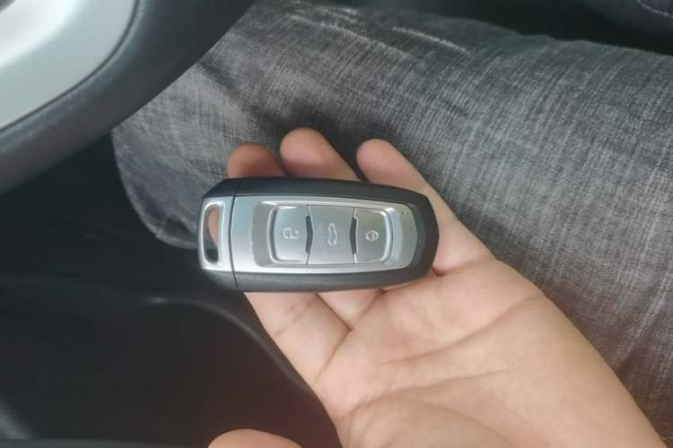 Used Geely Auto Emgrand 2016 Hatchback RS 1.5L CVT Upward Edition Interior 1
