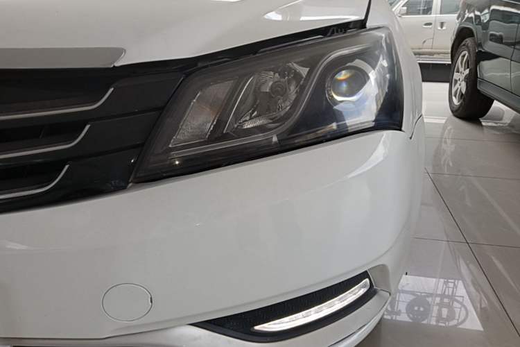 Used Geely Auto Emgrand 2016 Sedan 1.5L CVT Luxury Model Left Front Headlight