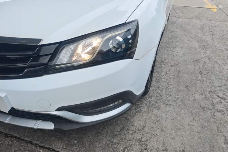 Used Geely Auto Emgrand 2016 Hatchback RS 1.3T CVT Top-Tier Version Left Front Headlight