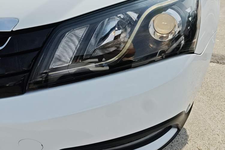 Used Geely Auto Emgrand 2016 Hatchback RS 1.5L Manual - Upward Edition Left Front Headlight