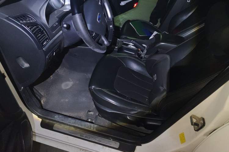 Used Geely Auto Emgrand 2016 Sedan 1.5L CVT Upward Version Left Front Seat