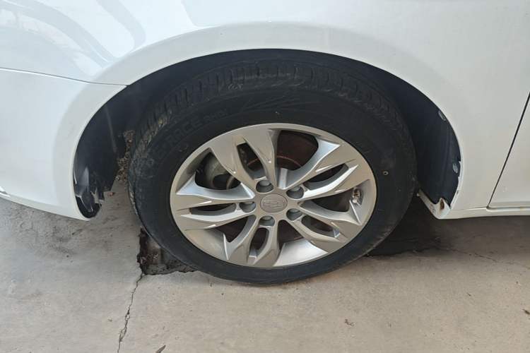 Used Geely Auto Emgrand 2016 Sedan 1.5L Manual Upward Edition Left Front Wheel Hub