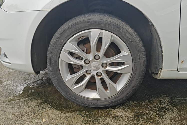 Used Geely Auto Emgrand 2016 Sedan 1.5L Manual Upward Edition Left Front Wheel Hub