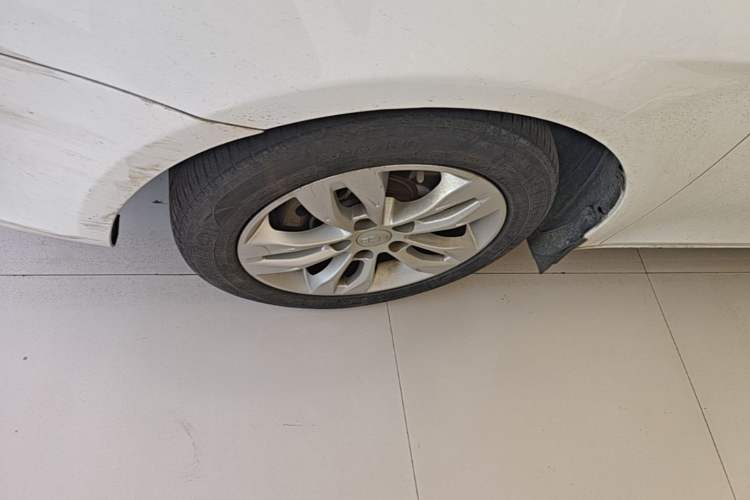 Used Geely Auto Emgrand 2016 Sedan 1.5L CVT Upward Version Left Front Wheel Hub