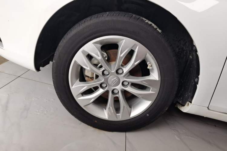 Used Geely Auto Emgrand 2016 Sedan 1.5L Manual Upward Edition Left Front Wheel Hub