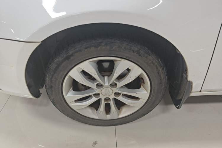 Used Geely Auto Emgrand 2016 Sedan 1.5L Manual Upward Edition Left Front Wheel Hub
