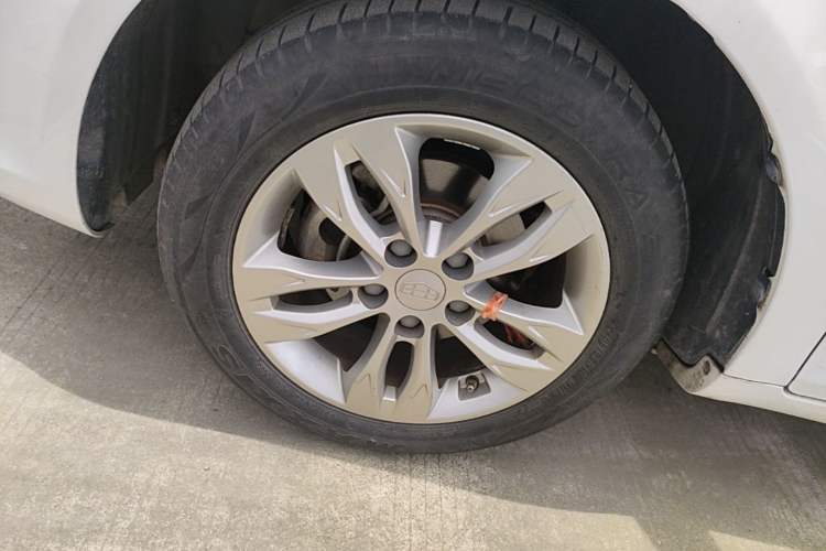 Used Geely Auto Emgrand 2016 Sedan 1.5L Manual Upward Edition Left Front Wheel Hub
