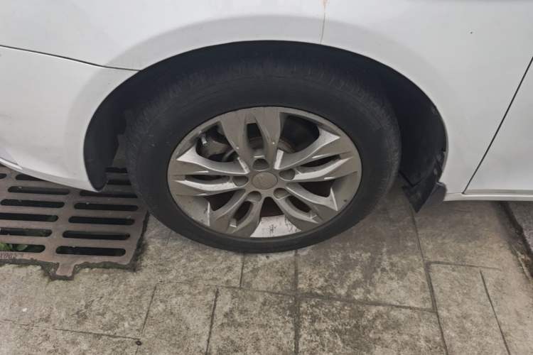 Used Geely Auto Emgrand 2016 Sedan 1.5L Manual Upward Edition Left Front Wheel Hub