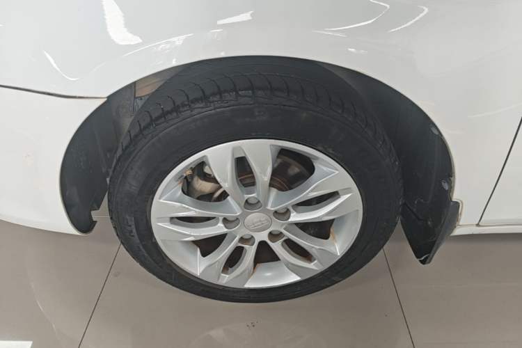Used Geely Auto Emgrand 2016 Sedan 1.5L Manual Upward Edition Left Front Wheel Hub