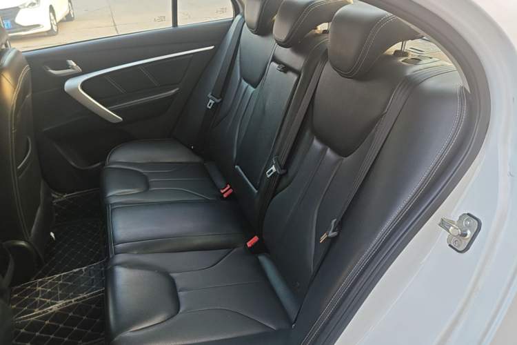 Used Geely Auto Emgrand 2016 Sedan 1.5L Manual Upward Edition Left Rear Seat