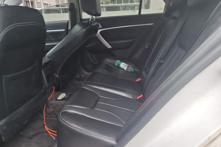 Used Geely Auto Emgrand 2016 Sedan 1.5L Manual Upward Edition Left Rear Seat