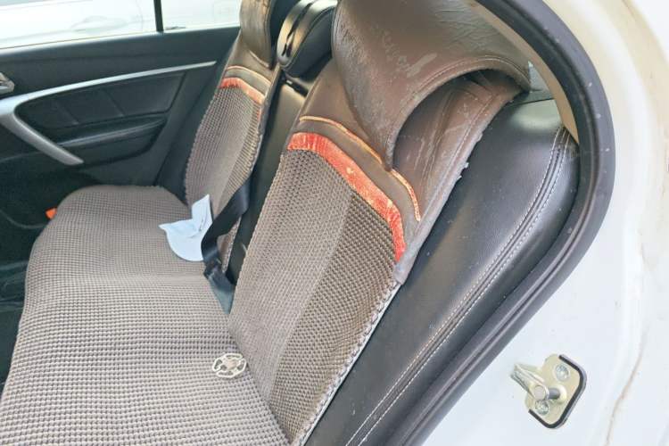 Used Geely Auto Emgrand 2016 Sedan 1.5L Manual Upward Edition Left Rear Seat
