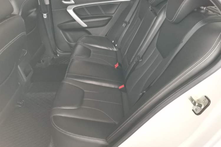 Used Geely Auto Emgrand 2016 Sedan 1.5L Manual Upward Edition Left Rear Seat