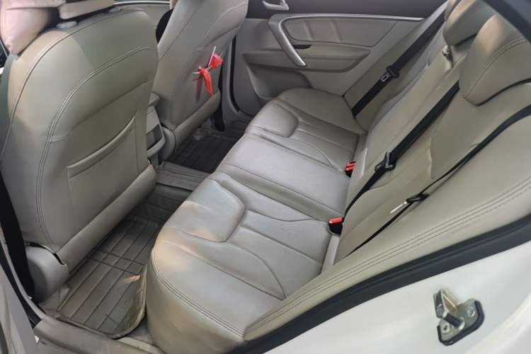 Used Geely Auto Emgrand 2016 Sedan 1.5L Manual Fashion Edition Left Rear Seat
