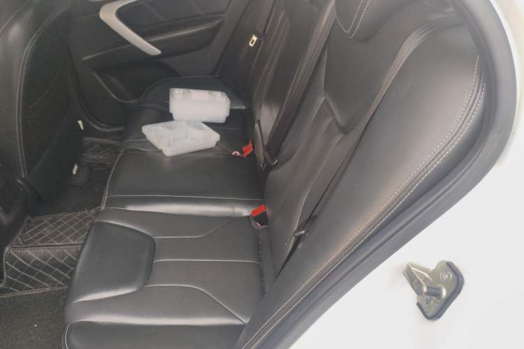 Used Geely Auto Emgrand 2016 Sedan 1.5L CVT Upward Version Left Rear Seat