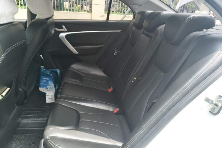 Used Geely Auto Emgrand 2016 Sedan 1.3T CVT Upward Edition Left Rear Seat