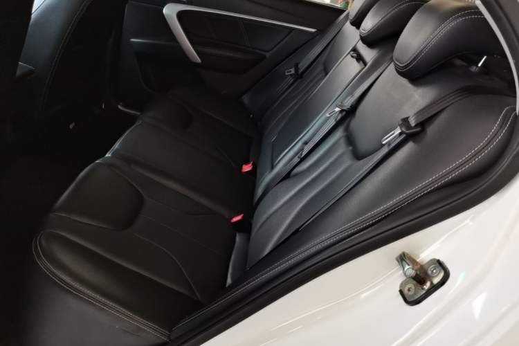 Used Geely Auto Emgrand 2016 Sedan 1.5L Manual Upward Edition Left Rear Seat