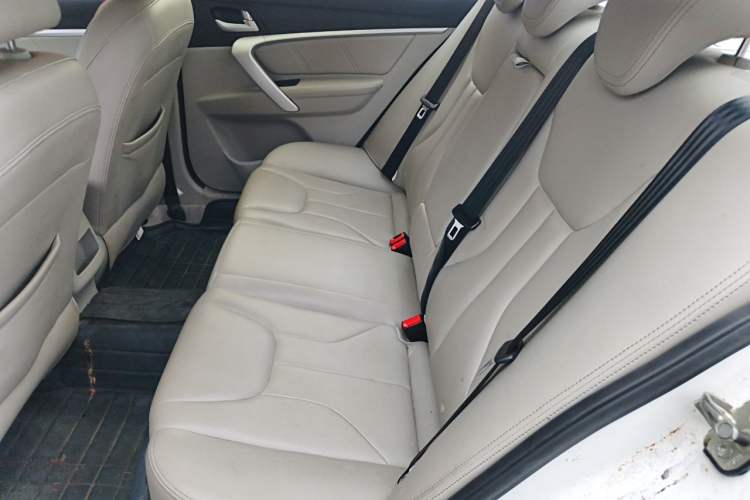 Used Geely Auto Emgrand 2016 Sedan 1.5L CVT Luxury Model Left Rear Seat