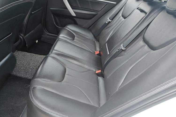 Used Geely Auto Emgrand 2016 Sedan 1.5L Manual Upward Edition Left Rear Seat
