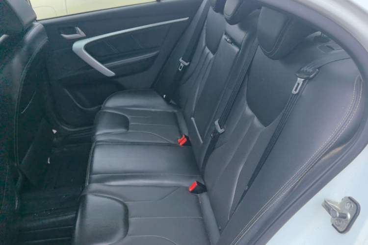 Used Geely Auto Emgrand 2016 Sedan 1.5L Manual Upward Edition Left Rear Seat