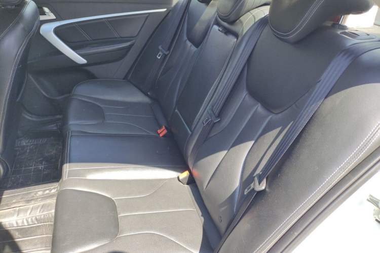 Used Geely Auto Emgrand 2016 Sedan 1.5L Manual Upward Edition Left Rear Seat