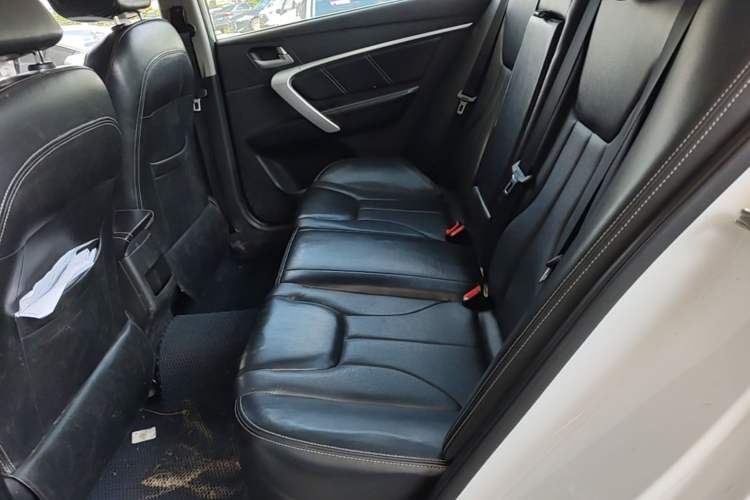 Used Geely Auto Emgrand 2016 Sedan 1.5L CVT Upward Version Left Rear Seat