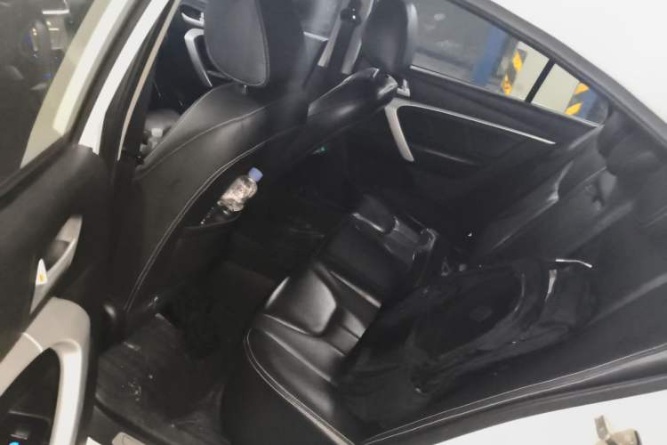 Used Geely Auto Emgrand 2016 Sedan 1.5L CVT Upward Version Left Rear Seat