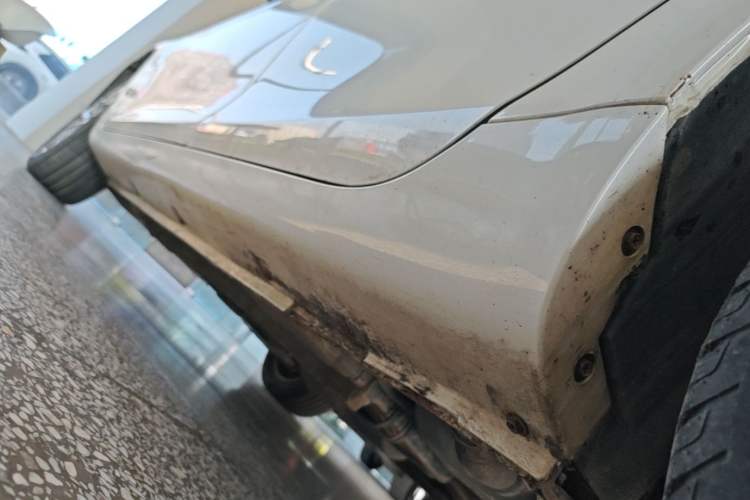 Used Geely Auto Emgrand 2016 Sedan 1.5L CVT Upward Version Left Side Sill