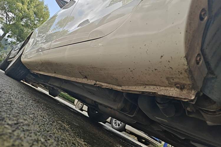 Used Geely Auto Emgrand 2016 Sedan 1.5L Manual Upward Edition Left Side Sill