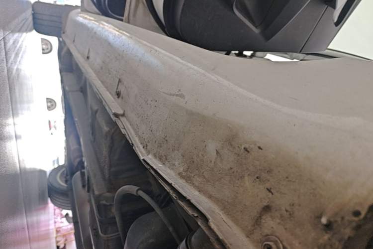 Used Geely Auto Emgrand 2016 Sedan 1.5L CVT Upward Version Left Side Sill