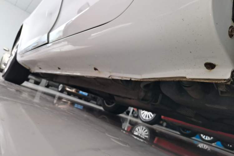 Used Geely Auto Emgrand 2016 Sedan 1.5L Manual Upward Edition Left Side Sill