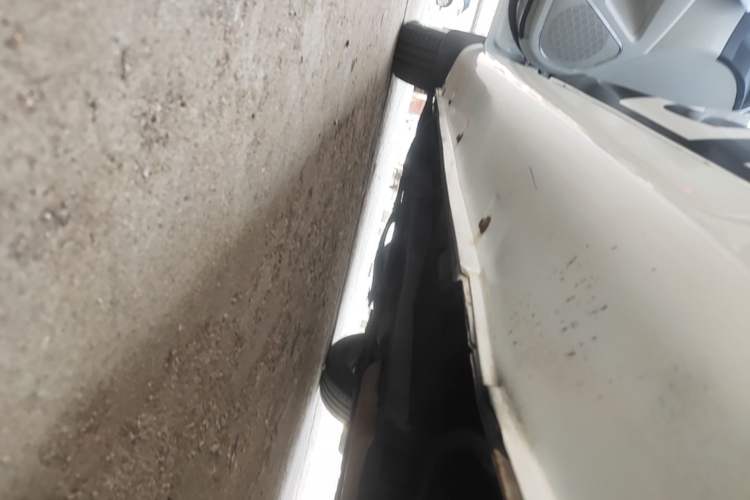 Used Geely Auto Emgrand 2016 Sedan 1.5L CVT Luxury Model Left Side Sill