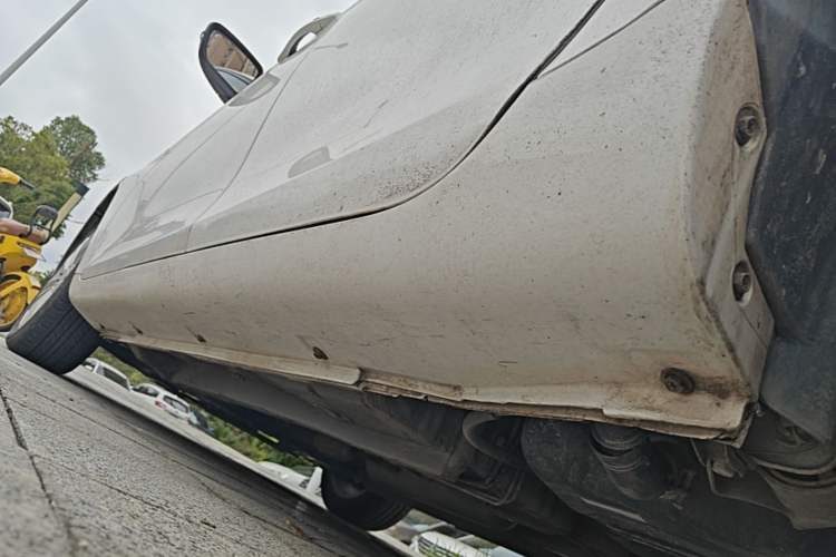 Used Geely Auto Emgrand 2016 Sedan 1.5L CVT Upward Version Left Side Sill