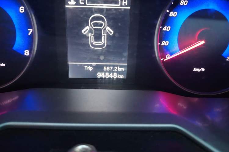 Used Geely Auto Emgrand 2016 Sedan 1.5L Manual Upward Edition Odometer Close Up
