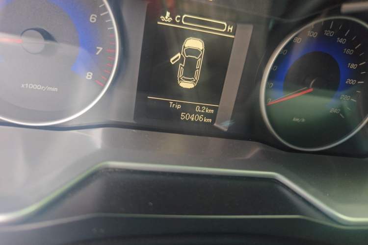 Used Geely Auto Emgrand 2016 Hatchback RS 1.5L Manual - Upward Edition Odometer Close Up